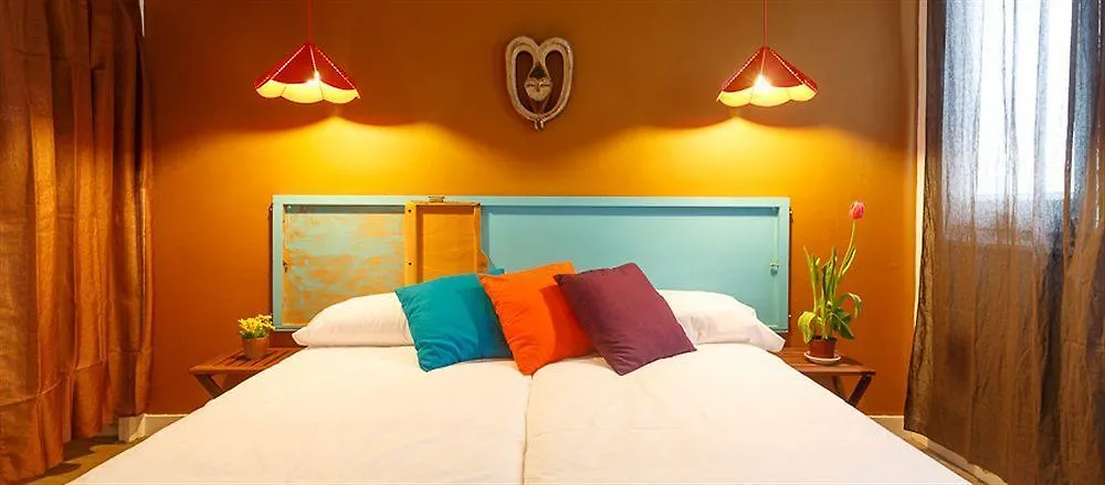 Hip Hostel برشلونة 0*,