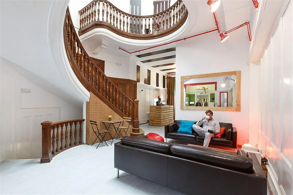 Hip Hostel برشلونة إسبانيا
